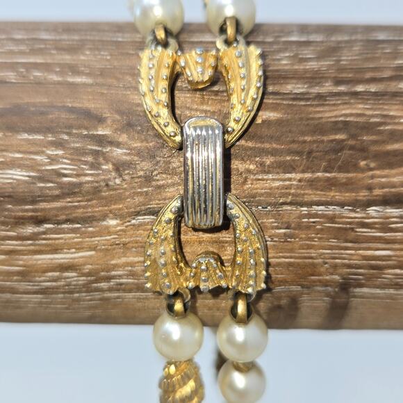 Vintage Trifari Signed Gold Tone Faux Pearl Two Strand Bracelet Fashion Jewelry - Picture 12 of 13
